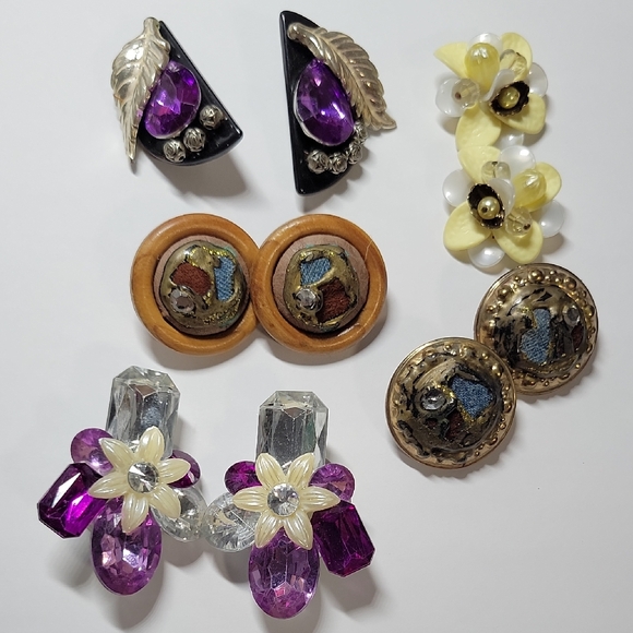 Jewelry - Assorted Purple and Yellow Women's Fashion And Clip-on Earrings Set